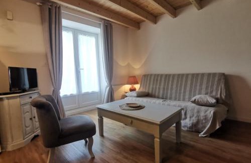 Saint-Hilaire-de-Villefranche House | Gîte du Figuier - Saint-Hilaire-de-Villefranche