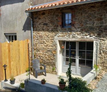 Montournais Apartment | Gîte à 25 minutes du Puy du Fou