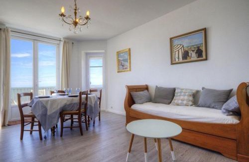 Tharon-Plage House | Gîte à Tharon: 2 chambres, terrasse, parking, proche mer - FR-1-306-1026