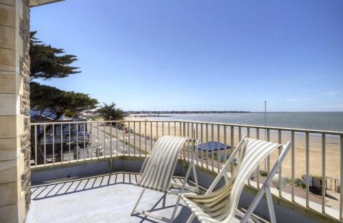 Tharon-Plage House | Gîte à Tharon: 2 chambres, terrasse, parking, proche mer - FR-1-306-1026