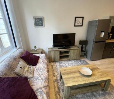 Excideuil Apartment | Gîte 2 chambres Vue du Château d'Excideuil