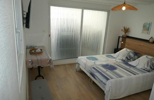 Saint-Georges-de-Didonne House | Gîte 2 pers en studio indépendant chez l'habitant pour nuitée au calme et proche de la plage