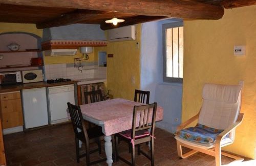 Grospierres House | Gîte 2 pièces avec climatisation et animaux admis à Grospierres - FR-1-382-64