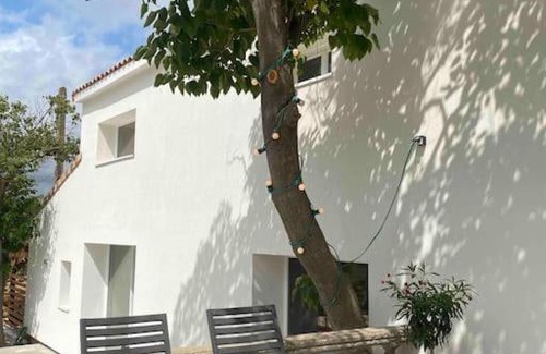 Beziers Apartment | Gîte 4p avec piscine sur domaine 3Ha