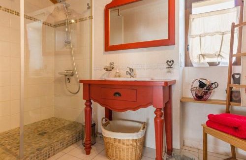 Arthon-en-Retz House | Gîte Accessible avec Jardin Fleuri près de Pornic, Éco-rénové et Équipé (Vélos, WiFi, Cheminée) - FR-1-306-957