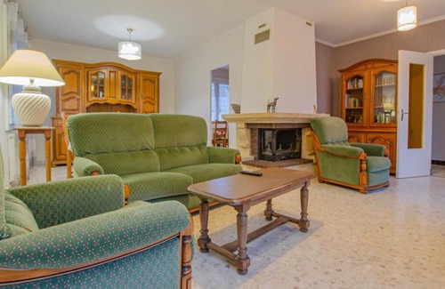 Arcis-sur-Aube House | Gîte Arcis-sur-Aube, 4 pièces, 5 personnes - FR-1-543-57