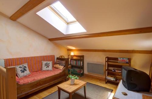 Marols House | Gîte authentique à Marols pour 6 personnes, jardin privé - FR-1-496-1