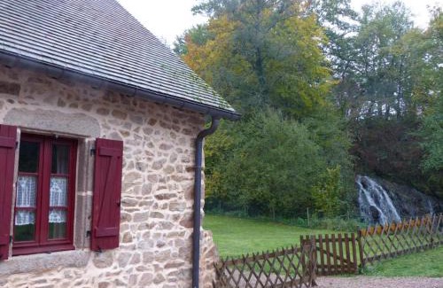 Barrais-Bussolles House | Gîte Authentique avec Wifi et Animaux Admis - FR-1-489-21