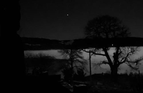 Saint-Priest-la-Prugne House | Gîte chaleureux avec terrasse en pleine nature - Parfait pour 4 personnes - FR-1-496-348