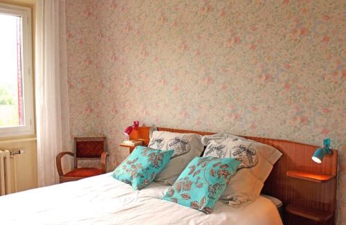 Lavoine House | Gîte chaleureux avec poêle à bois et jardin à Lavoine - FR-1-489-332