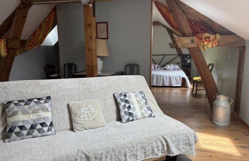 Louchy-Montfand House | Gîte charmant avec piscine partagée et jardin, près du vignoble - FR-1-489-545