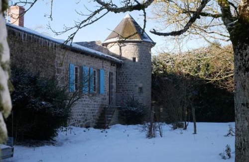 Marlhes House | Gîte charmant avec cheminée et jardin à Marlhes, proche commodités et sentiers de randonnée - FR-1-496-55