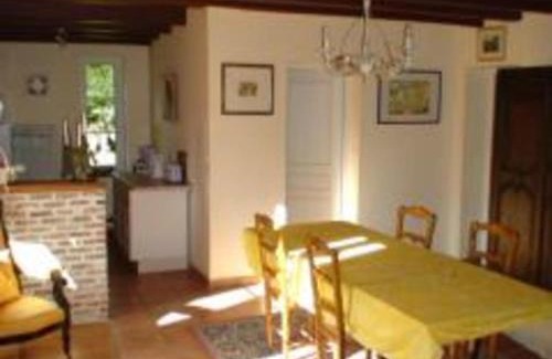 Torcy House | Gîte charmant avec jardin, cheminée, Wi-Fi, idéal pour randonnées et découvertes locales - FR-1-376-70