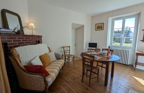 Poursac House | Gîte charmant avec jardin privatif, proche des randonnées, totalement équipé et internet fibreбет - FR-1-653-253