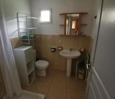 Lagnes House | Gîte chez Cécile à Lagnes, aux portes du Luberon