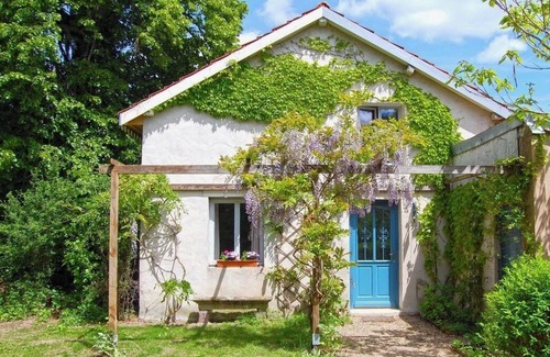 Lucenay-l'Eveque Cottage | Gîte Clématite at Villa Mortaise in Burgundy (Morvan)