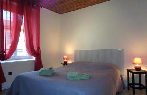 Saint-Jean-la-Vetre House | Gîte confortable avec terrasse et animaux acceptés - FR-1-496-248