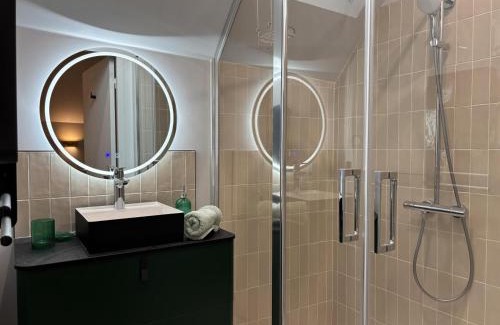 Autry-Issards House | Gîte Confortable avec Jardin pour 8, Animaux Bienvenus à Autry-Issards - FR-1-489-577