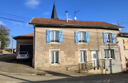 Dompcevrin House | Gîte confortable avec cheminée et parking, proche Verdun - FR-1-585-159