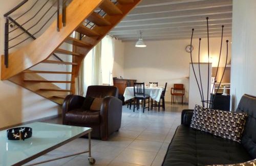 Agonges House | Gîte contemporain à Agonges avec jardin - FR-1-489-36