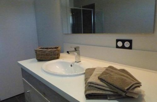 Chapeau House | Gîte Contemporain avec Vue Nature, WiFi Inclus - FR-1-489-269