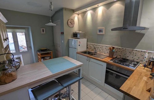 Charente Limousine House | Gîte Cosy à Abzac avec Jardin, Proche Confolens et Services Inclus - FR-1-653-84