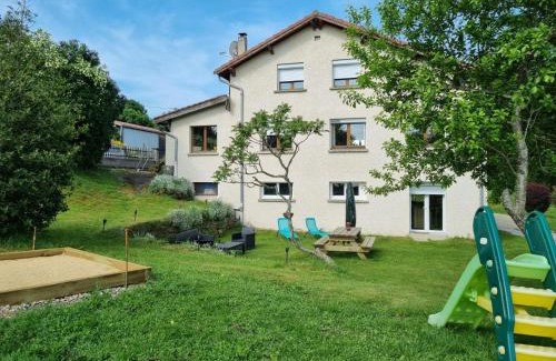 La Versanne House | Gîte cosy avec jardin dans le Parc du Pilat - FR-1-496-369