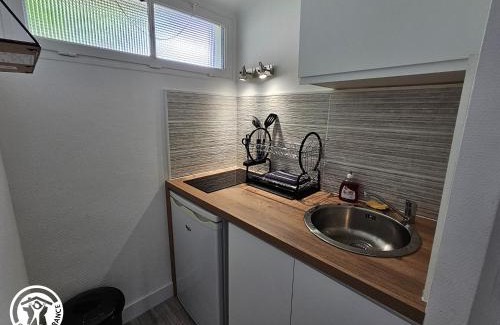 Saint-Michel-en-l'Herm House | Gîte cosy 2 pers. près des plages et du Marais Poitevin, avec terrasse couverte - tout inclus - FR-1-426-550