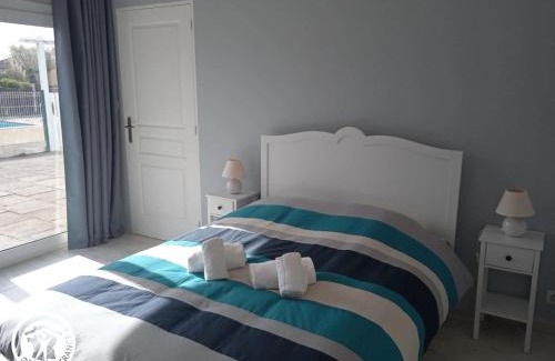 Saint-Michel-en-l'Herm House | Gîte cosy avec piscine près des plages et du Marais Poitevin - FR-1-426-553