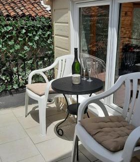 Magnac-Laval House | Gîte Déco perfect for couples & families close to all amenities