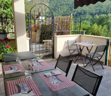 Saint-Florent-sur-Auzonnet Apartment | Gîte de la tourterelle