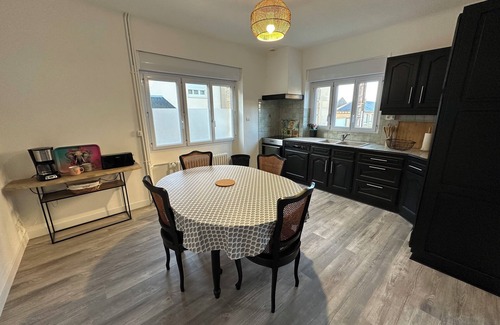 Pontorson House | Gîte de bonheur du Pré-Salé town house 10 persons 4 bedrooms