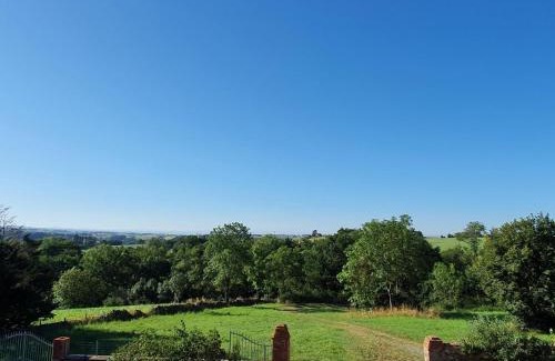 Saint-Paul-de-Vezelin House | Gîte de campagne avec WiFi & animaux admis, calme & nature - FR-1-496-87