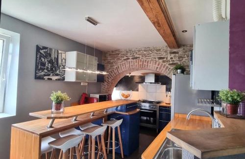 Tartaras House | Gîte de charme à Tartaras - Terrasse et Animaux bienvenus - FR-1-496-299