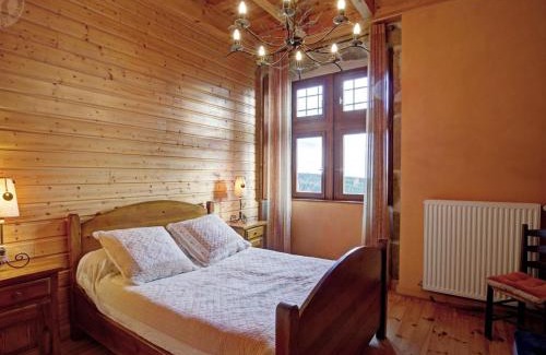 Montarcher House | Gîte de charme en pierre, 3 chambres, 6 pers, jardin clos - FR-1-496-11