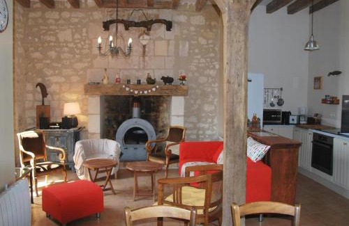 Saint-Senoch House | Gîte de charme en Touraine du Sud avec cheminée, jardin clos et équipement bébé, proche Loches - FR-1-381-40