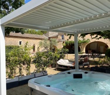 Oppede House | Gîte de charme face au Luberon, avec Jacuzzi