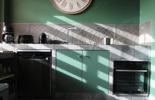 Beaumont-en-Veron House | Gîte de charme avec spa, piscine intérieure et jardin clos près de Chinon - FR-1-381-553