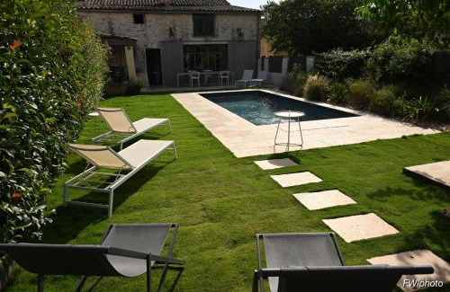 Flaux House | Gîte de charme "Puisneuf" proche de Uzes