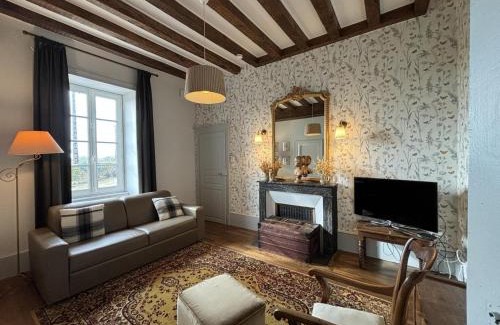 Deux-Chaises House | Gîte de charme XVIIe siècle, climatisé, au cœur du Bocage Bourbonnais - FR-1-489-126