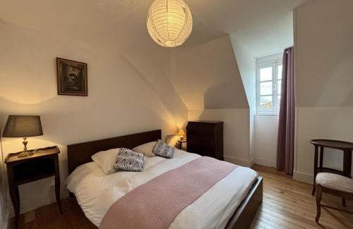 Deux-Chaises House | Gîte de charme XVIIe siècle, climatisé, au cœur du Bocage Bourbonnais - FR-1-489-126