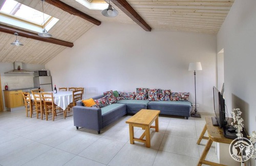 Quincie-en-Beaujolais House | Gîte de L'aubépin - Quincie-en-beaujolais