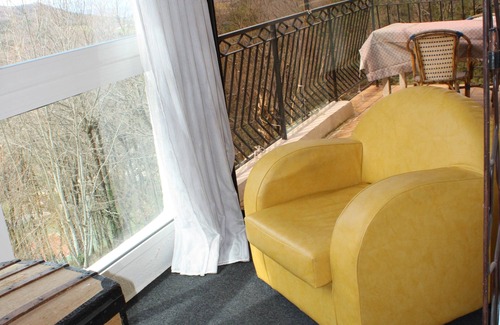 Eyzahut House | Gîte de la Falaise Avec vue sur la Vallée de la Combe Abut et le Ravin D'eyzahut