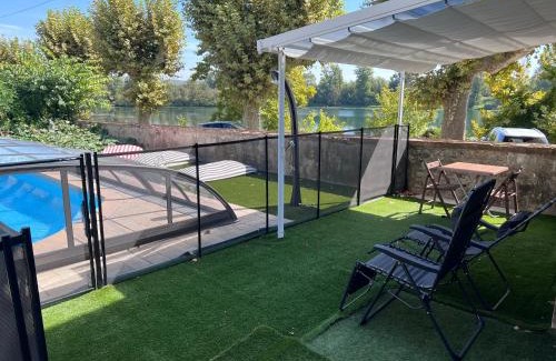 Saint-Pierre-de-Boeuf Apartment | Gîte de la tour