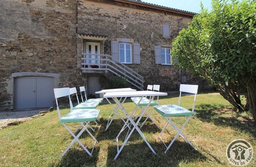 Saint-Jean-de-Touslas House | Gîte de la Tour - Beauvallon