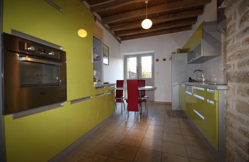 Montceaux-Ragny House | Gîte des Iris - MONTCEAUX RAGNY