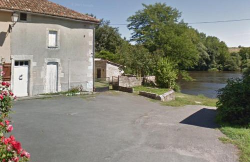 Valdivienne House | Gîte des Lavandières en bordure de Vienne (Civaux)