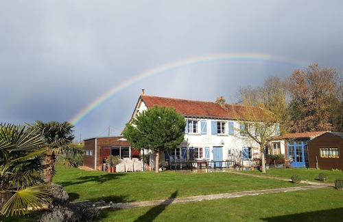 Luze House | Gîte Domaine de Villevert Piscine, Sauna spa Pétanque Volley