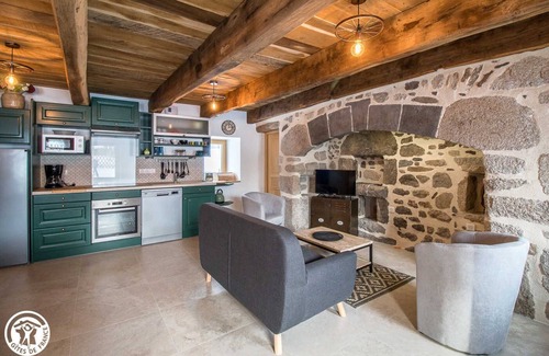 Gelles House | Gîte du Coudy - Gelles