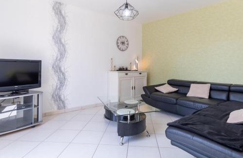 Jussey House | Gîte du Pêcheur isolé avec grande capacité près de la Saône - FR-1-583-451
